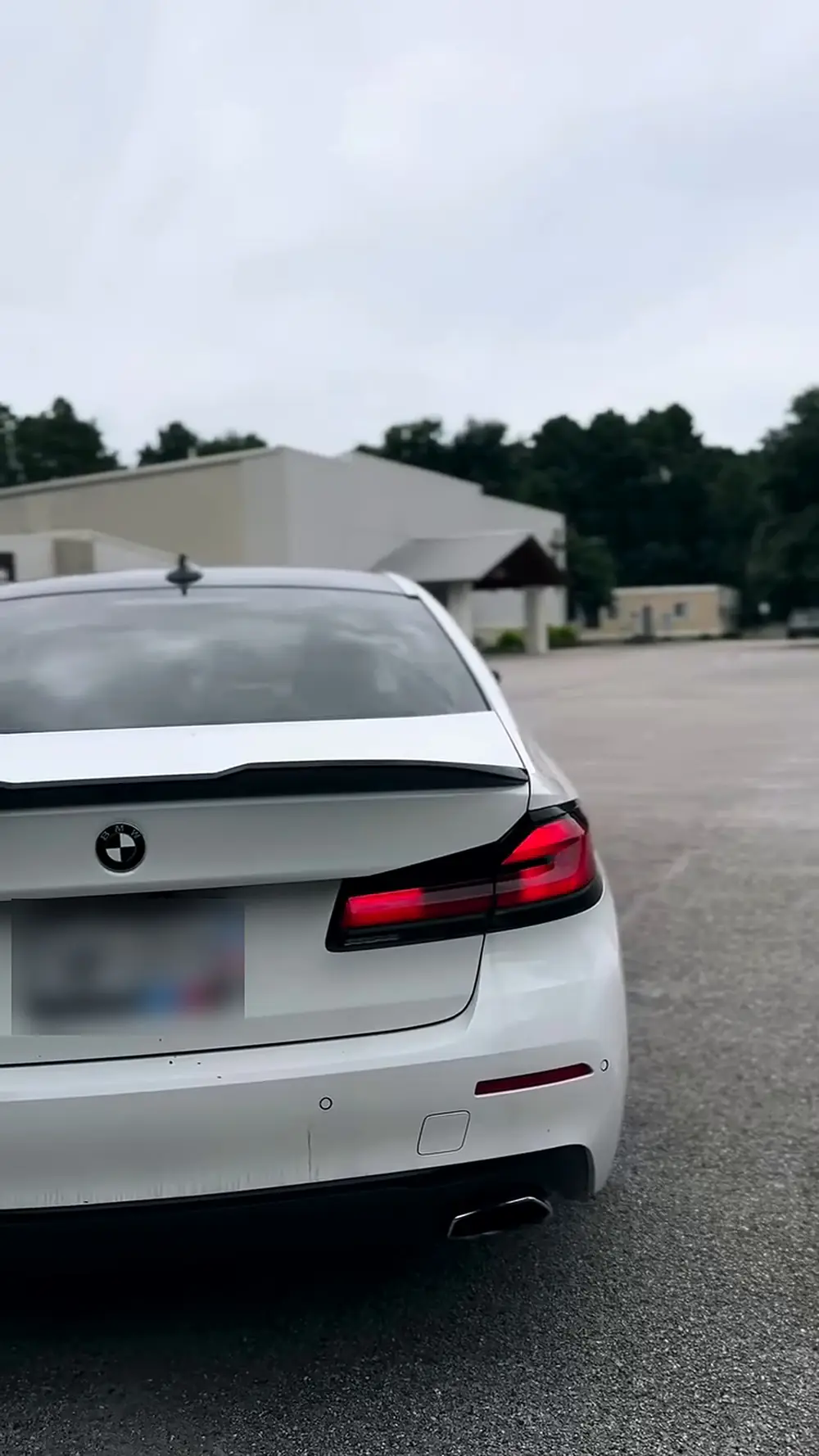BMW 540i, finished