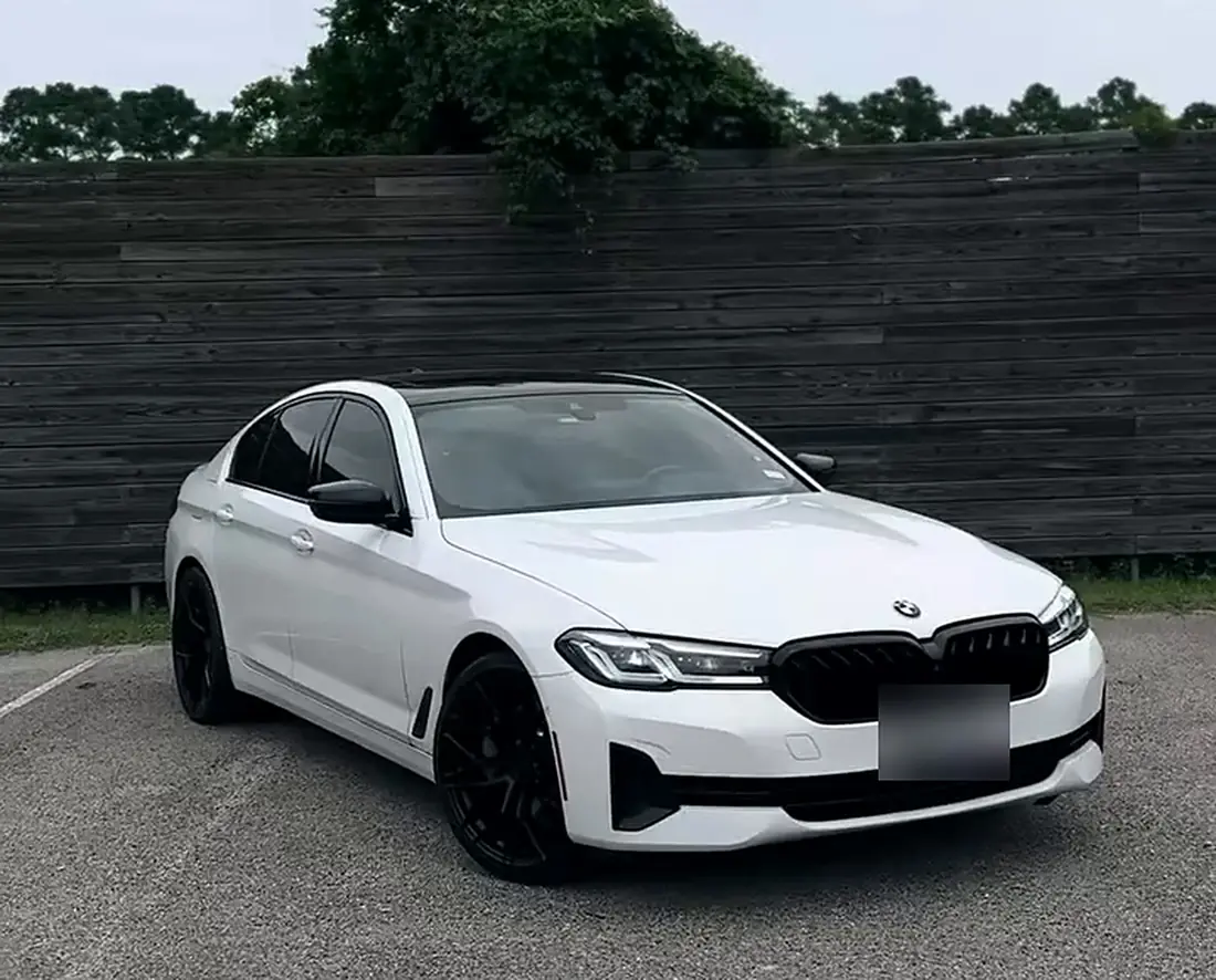 BMW 540i, finished
