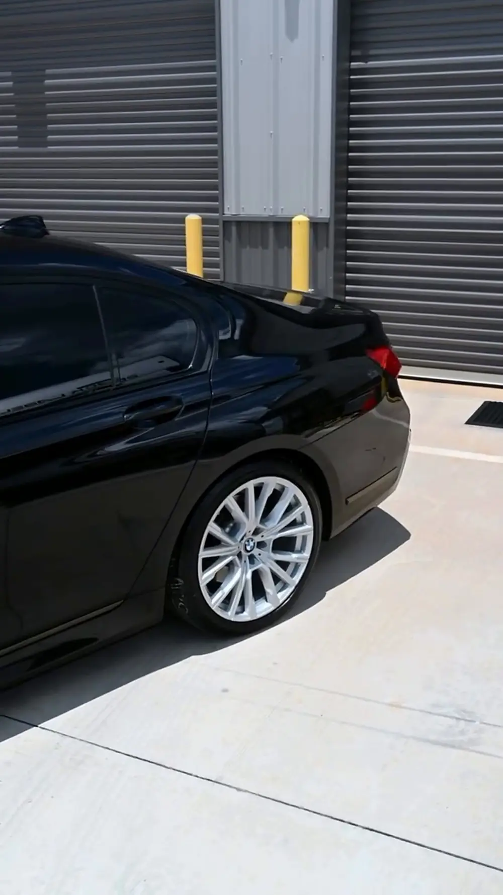 BMW 740i, finished