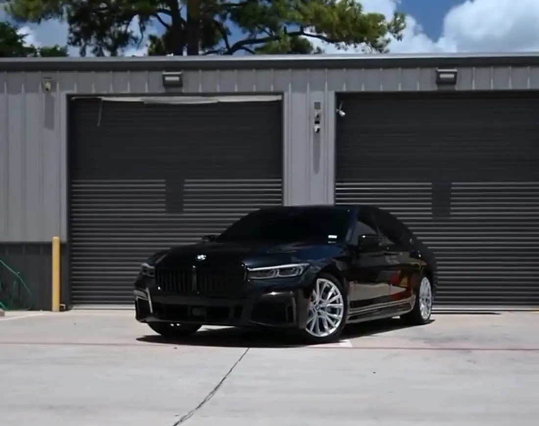 BMW 740i
