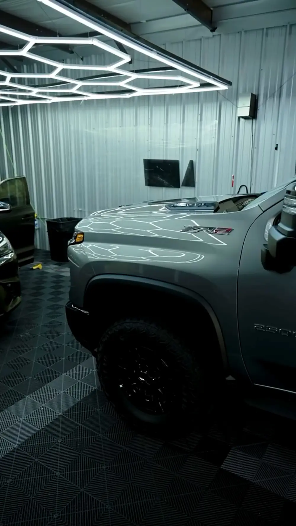 Chevrolet Silverado HD, finished