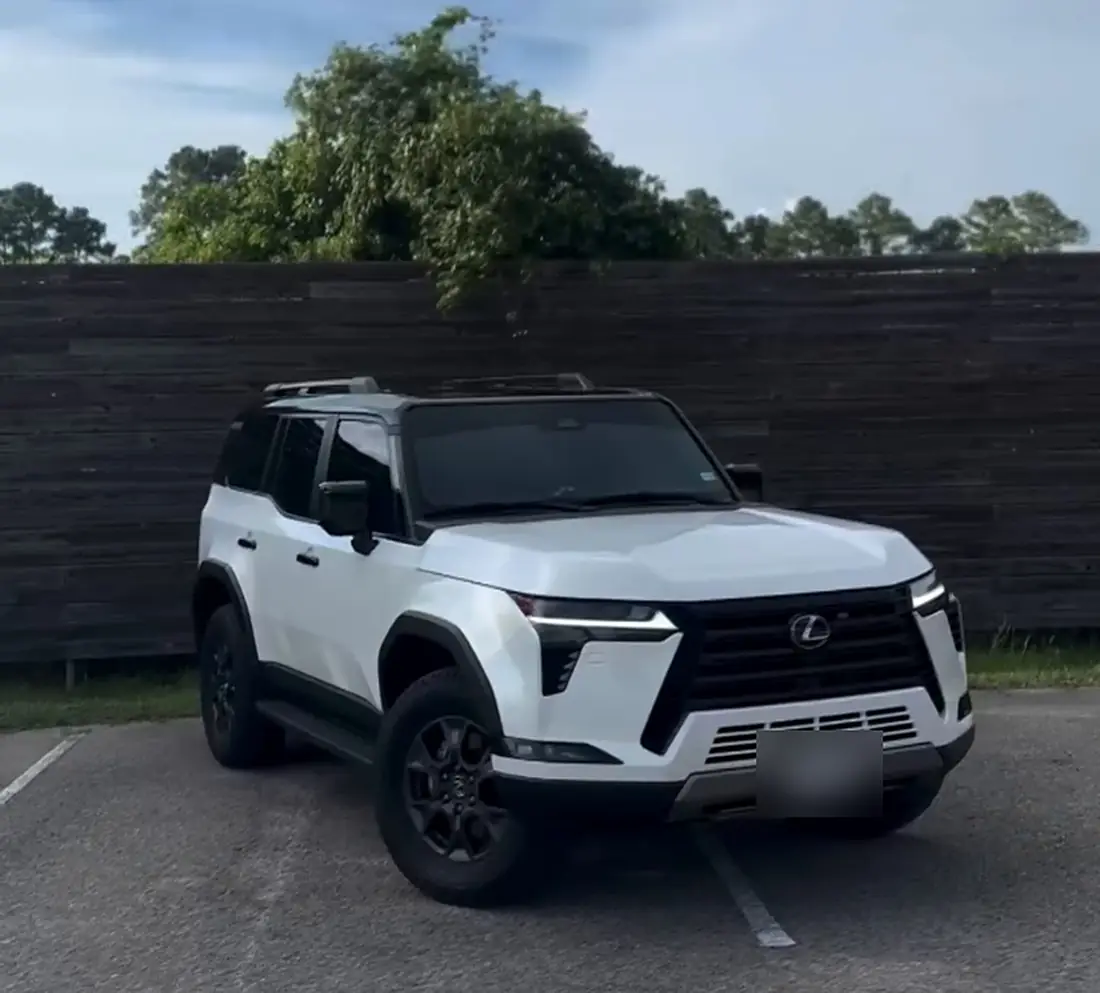 Lexus GX550, finished