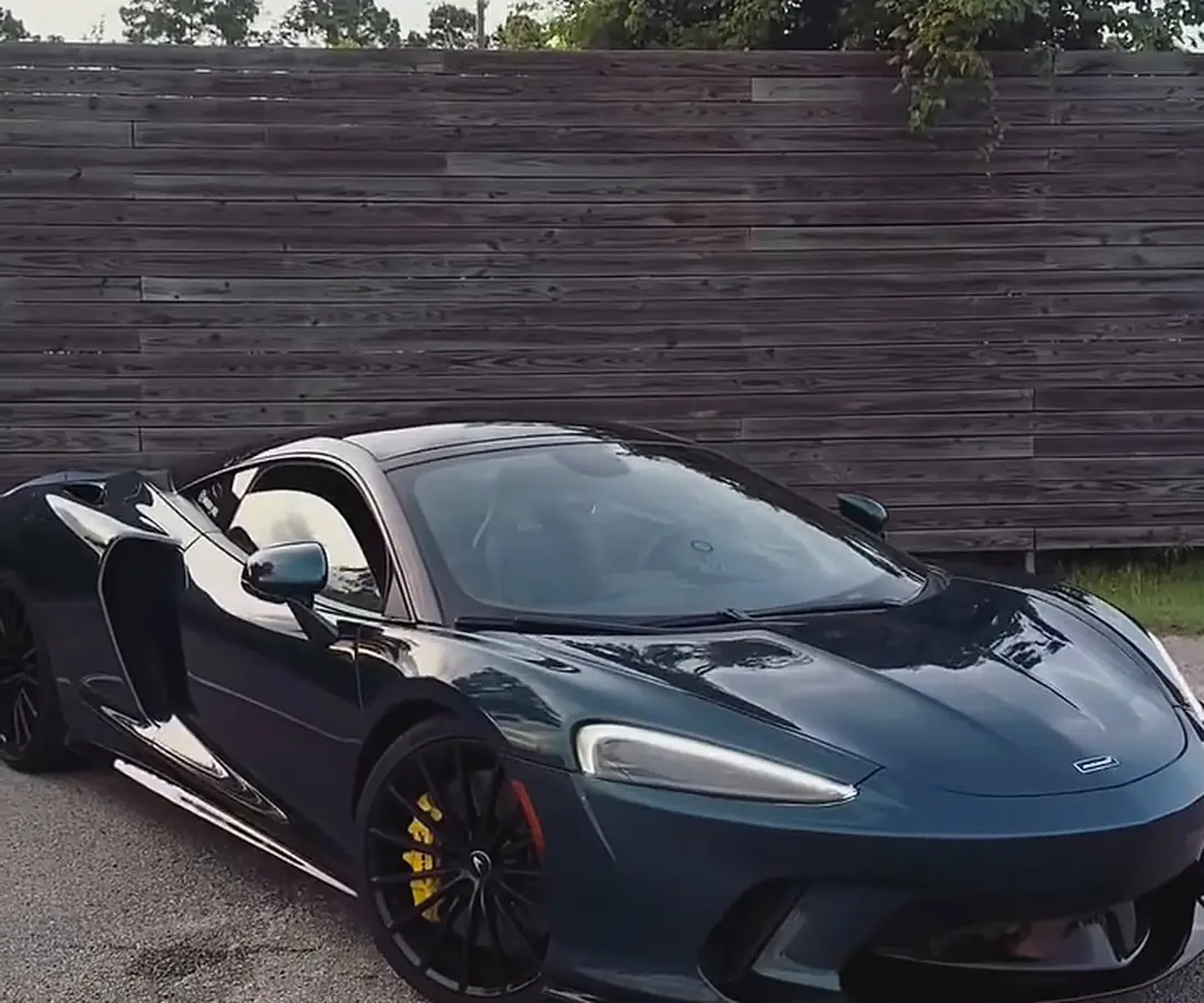 McLaren GT