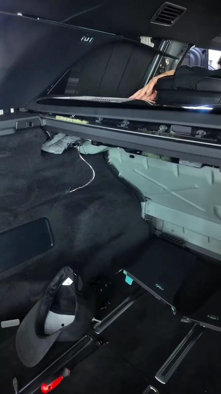 Mercedes-Maybach GLS 600, in the showroom