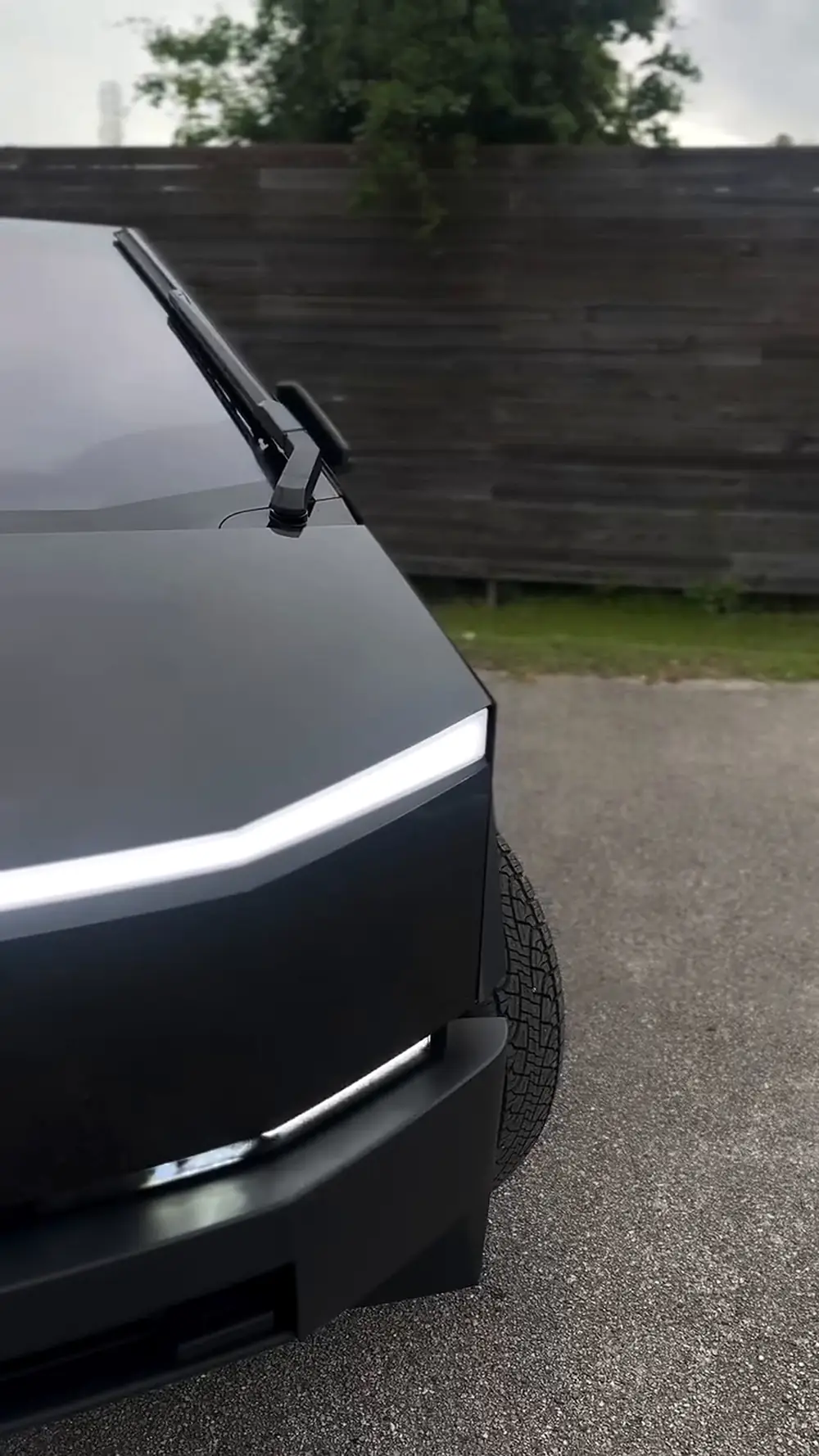 Tesla Cybertruck, finished