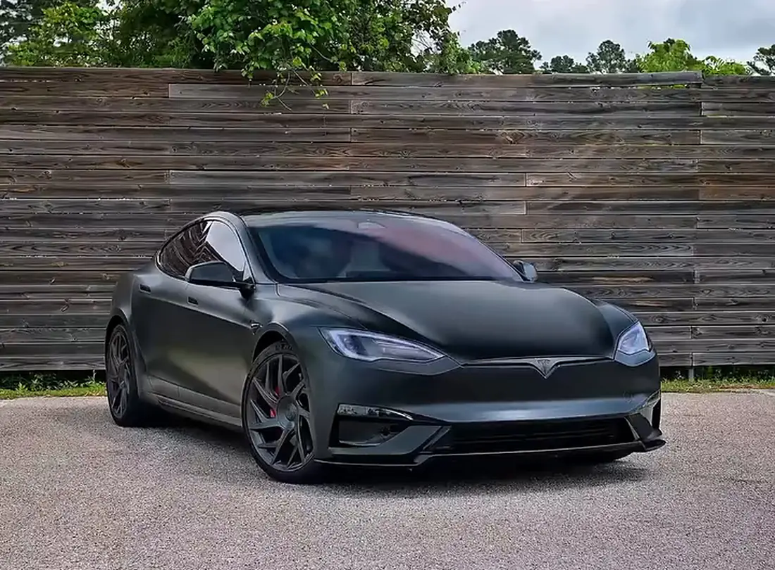 Tesla Model S Plaid, finished